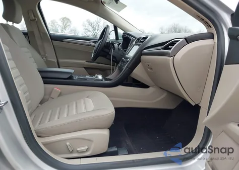 2017 Ford Fusion Se z USA, uszkodzony, nr VIN 3FA6P0HD9HR270147